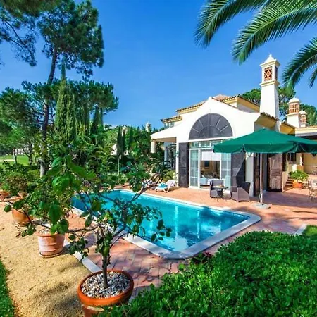 Sleeps 6 Pool Air Con Wifi *
