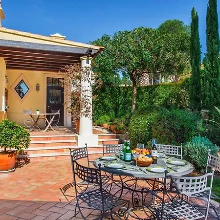 Sleeps 6 Pool Air Con Wifi