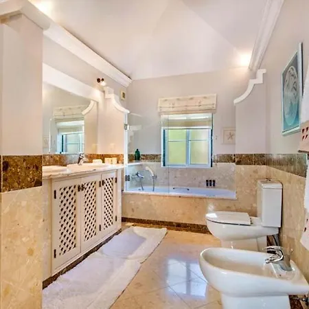 Sleeps 6 Pool Air Con Wifi * Quinta do Lago