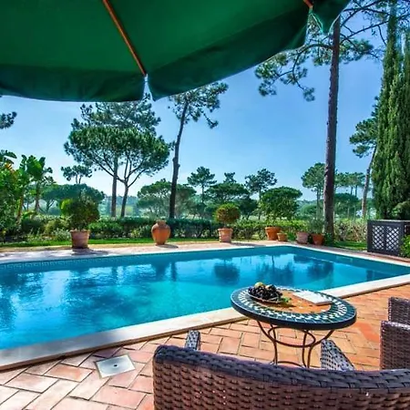 Sleeps 6 Pool Air Con Wifi